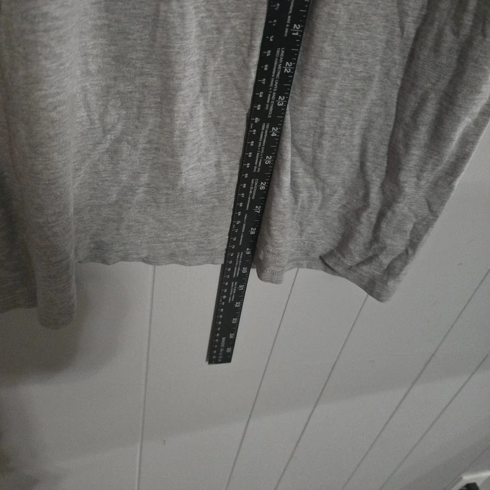 Adidas Graphic T-Shirt Mens XL Gray Short Sleeve Mountain Logo‎ Tee
